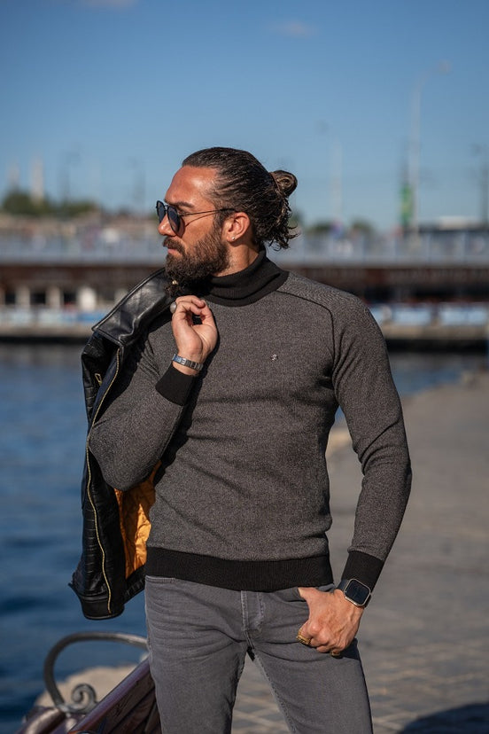 GentWith Rapid Black Turtleneck Sweater