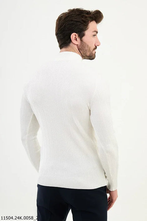 Ames Wide Ribbed Mock Turtleneck Sweater - White