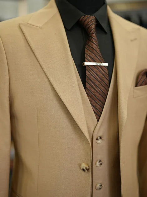 GentWith Daytona Camel Slim Fit Suit