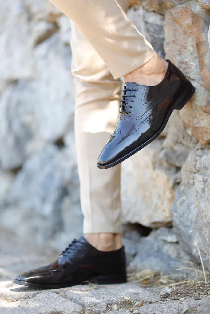 Laughlin Black Wing Tip Oxford Shoes