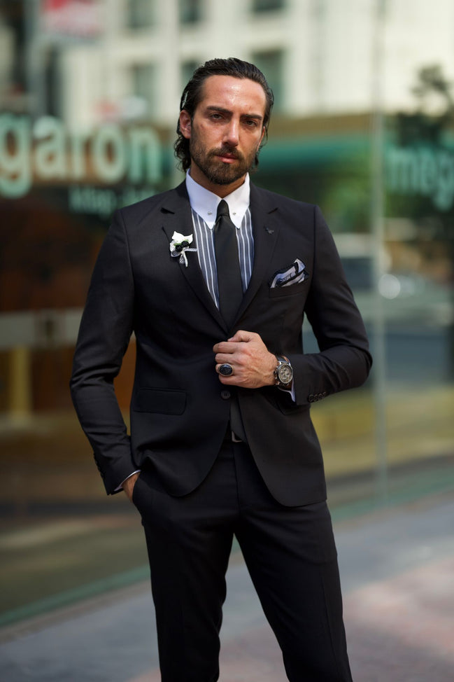 GentWith Laughlin Black Slim Fit Notch Lapel Suit