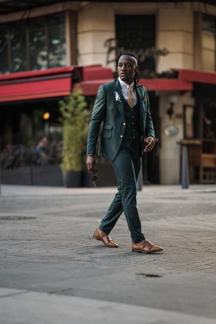 Laughlin Slim Fit Peak Lapel Emerald Green Suit