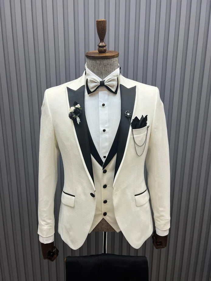 Pierre Slim Fit Peak Lapel Off White Tuxedo
