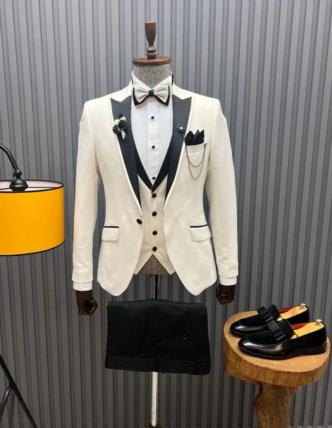 Pierre Slim Fit Peak Lapel Off White Tuxedo