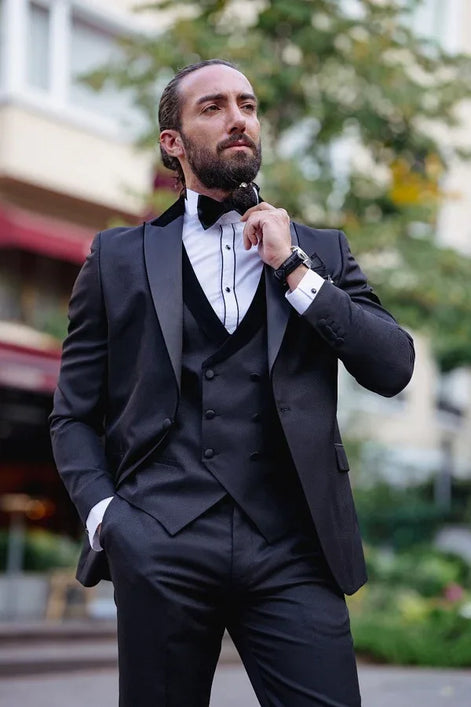 Rapid Black Slim Fit Velvet Peak Lapel Tuxedo