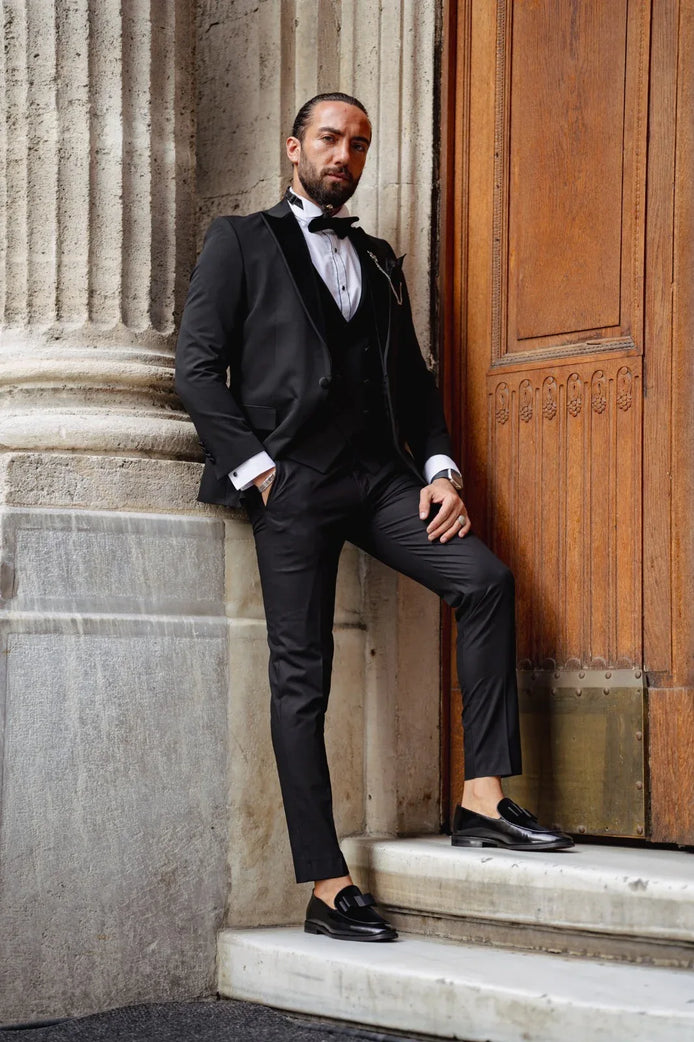 Sioux Black Slim Fit Velvet Peak Lapel Tuxedo