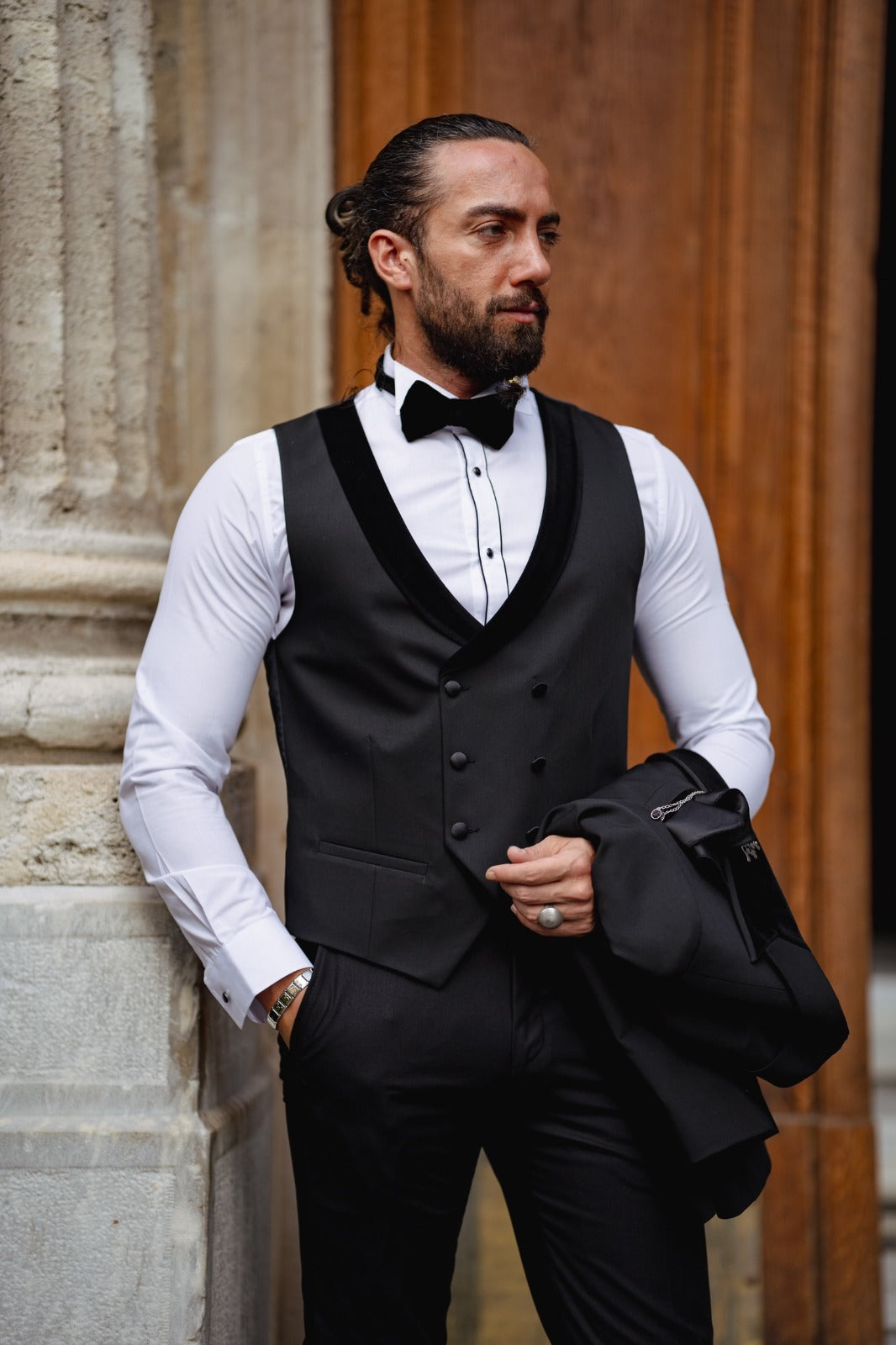 Sioux Black Slim Fit Velvet Peak Lapel Tuxedo