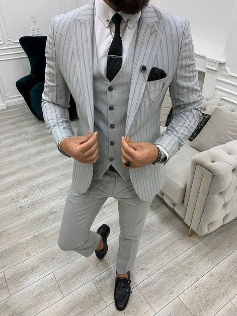Yukon Light Gray Slim Fit Peak Lapel Striped Suit