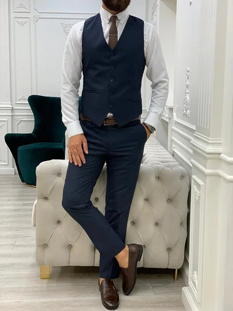 Yukon Navy Blue Slim Fit Peak Lapel Striped Suit