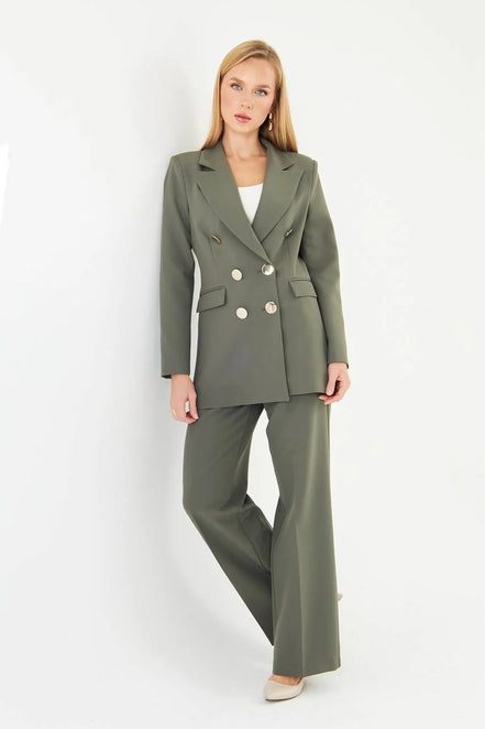 Woman wearing a green suit
