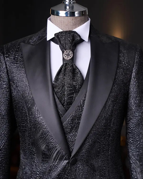 Black rom Suit