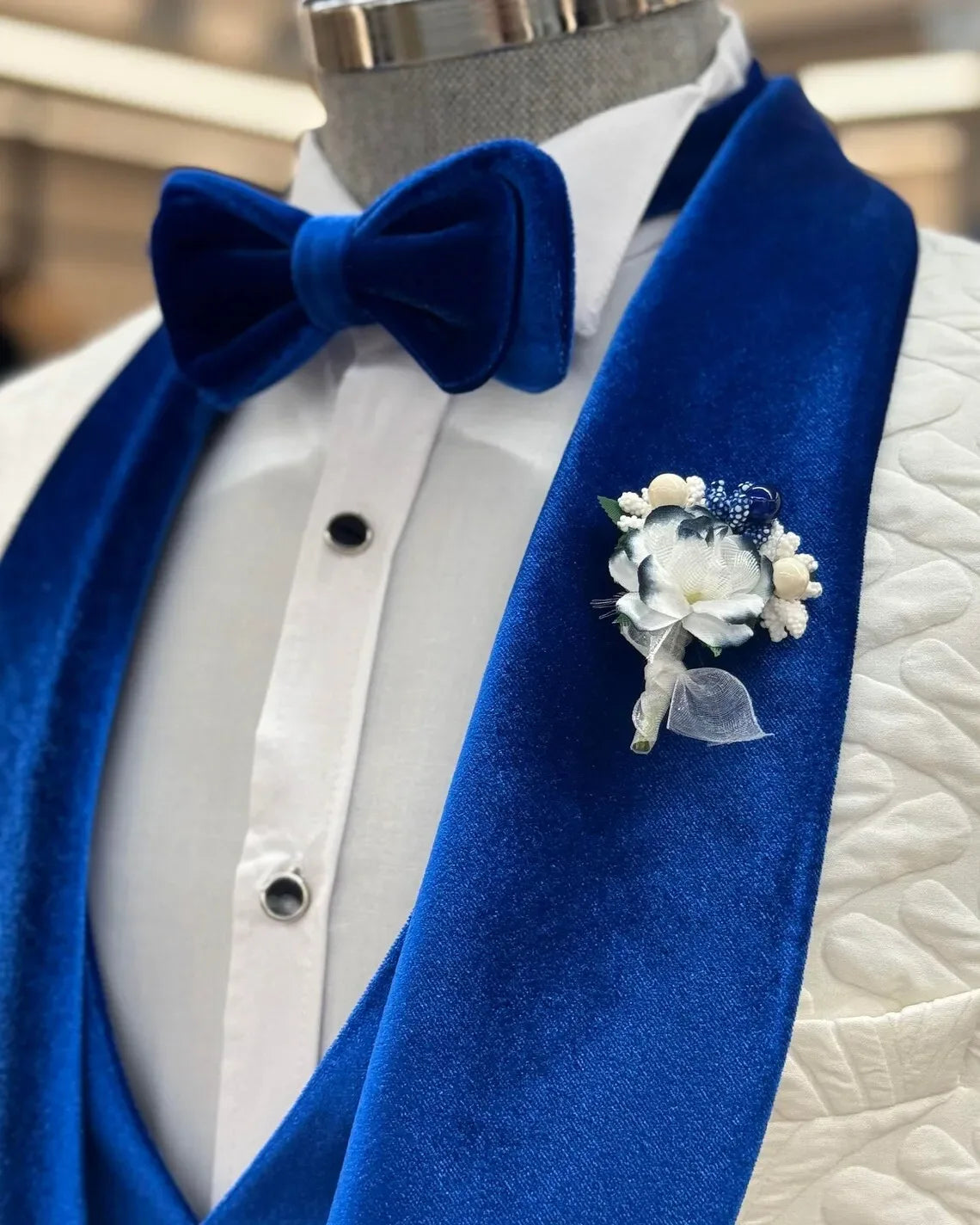 Men's Royal Blue Velvet Shawl Tuxedo with Ivory Paisley | Designer Tuxedos 44 Long / Royal Blue and White Lapel Men's Royal Blue Velvet Shawl Tuxedo with Ivory Paisley | Designer Tuxedos 44 Long / Royal Blue and White Lapel