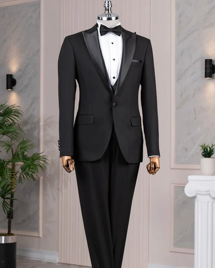 Black Tuxedo Peak Lapel