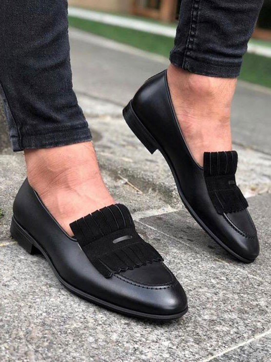 Buy Black Kilt Loafer by Gentwith.com with Free Shipping