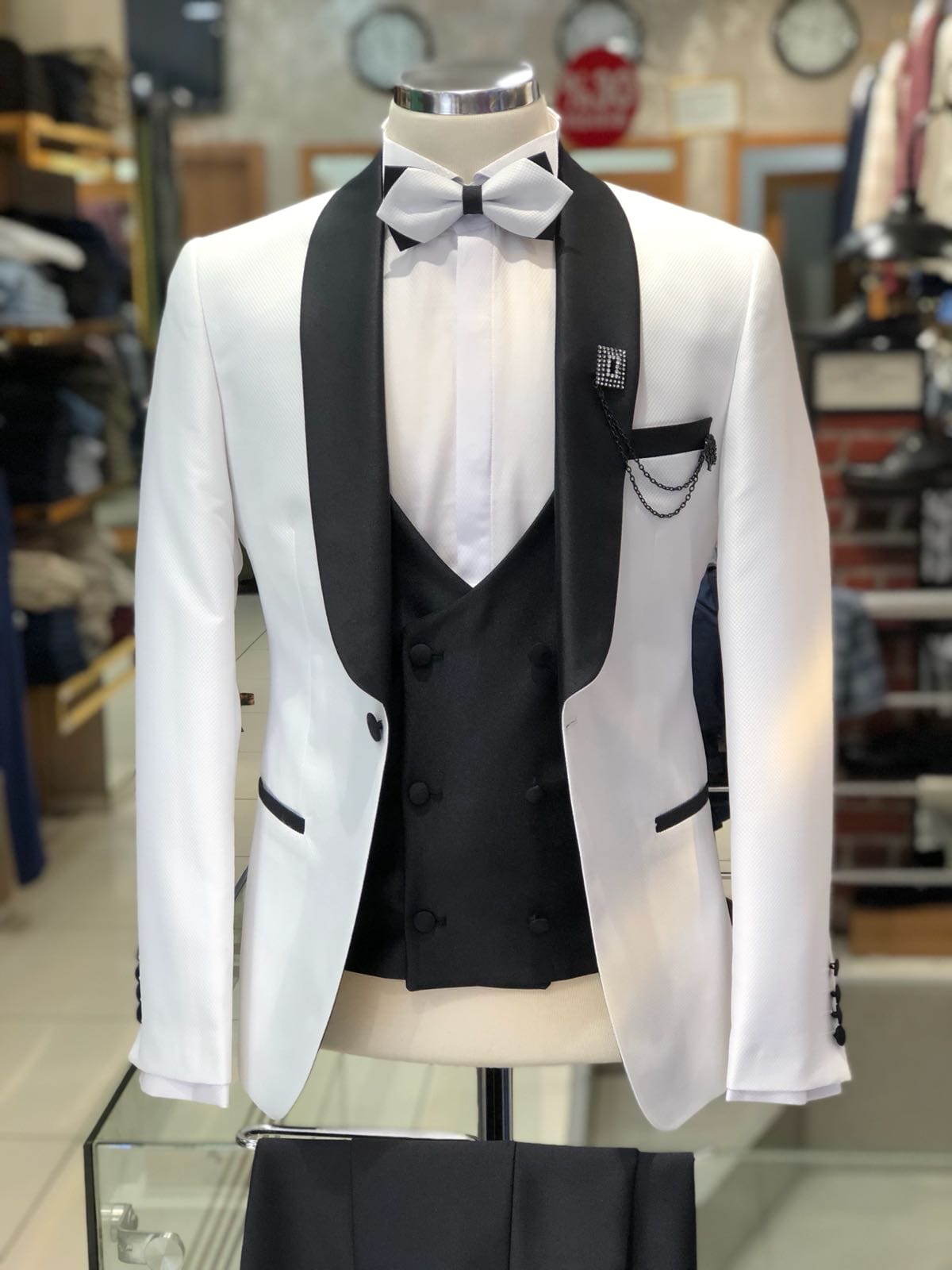 White Tuxedos to Wear on all Occasions by GentWith.com