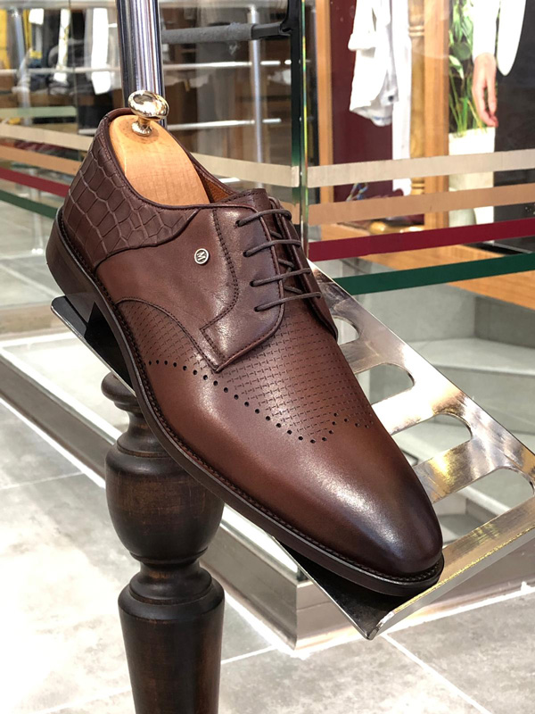 Buy Brown Classic Laced Oxford by GentWith.com with Free Shipping