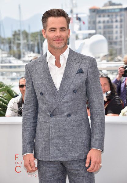 Chris Pine in Double Breasted Blazer