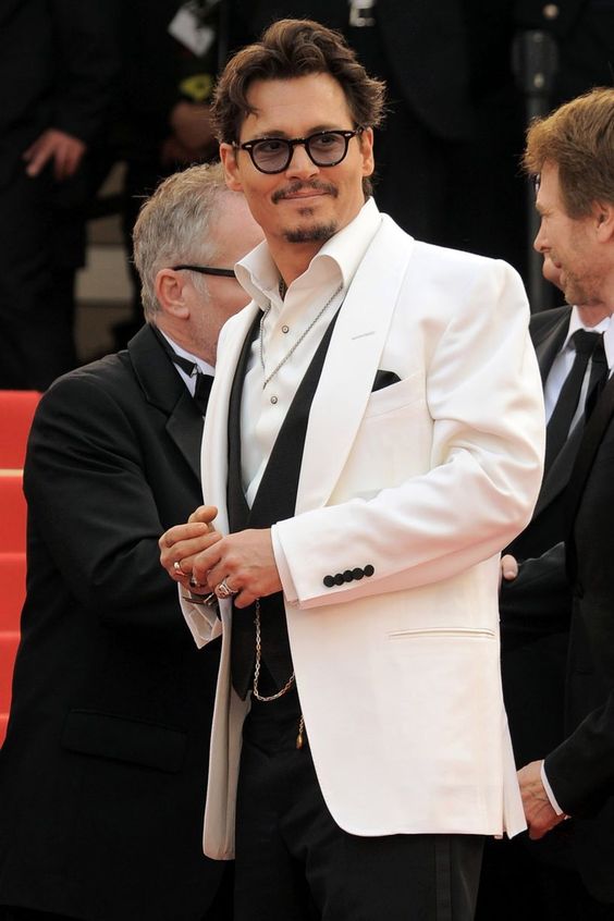 Johnny Depp in Single Breasted Blazer