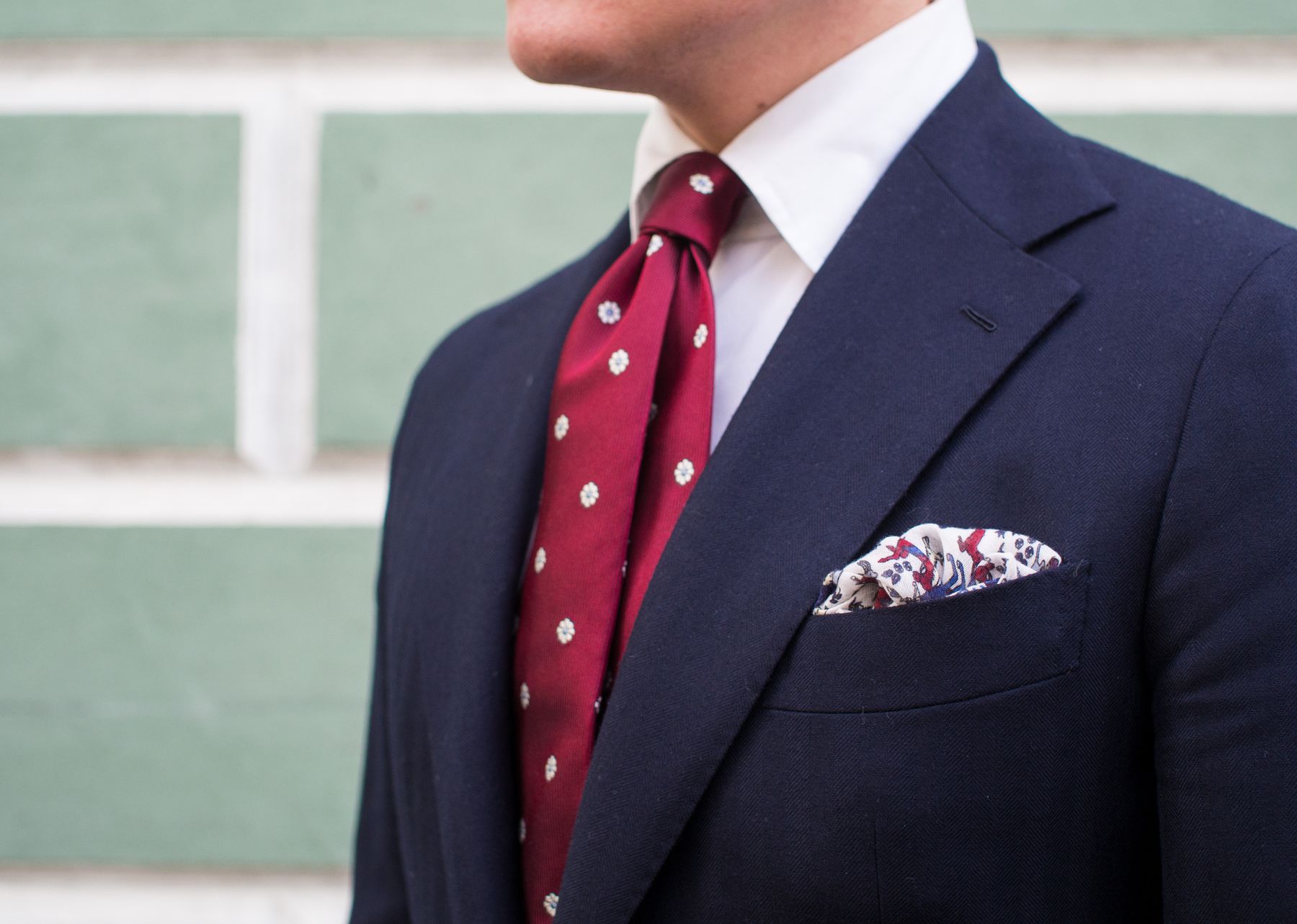 råolie flamme betale When To Wear a Red Tie - Ultimate Guide by GentWith Blog