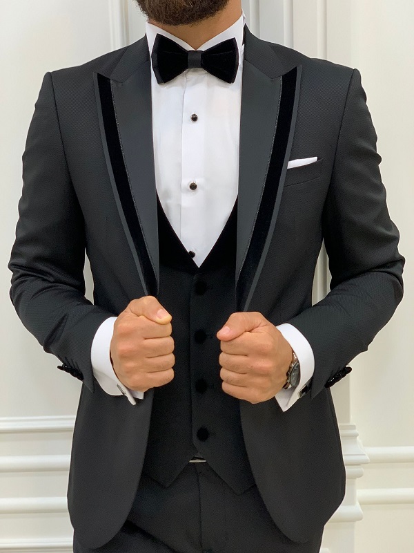 Black Slim Fit Velvet Peak Lapel Tuxedo by GentWith.com