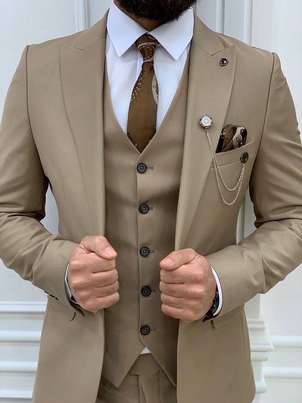 Ivory Suit With Check & Peak Lapels