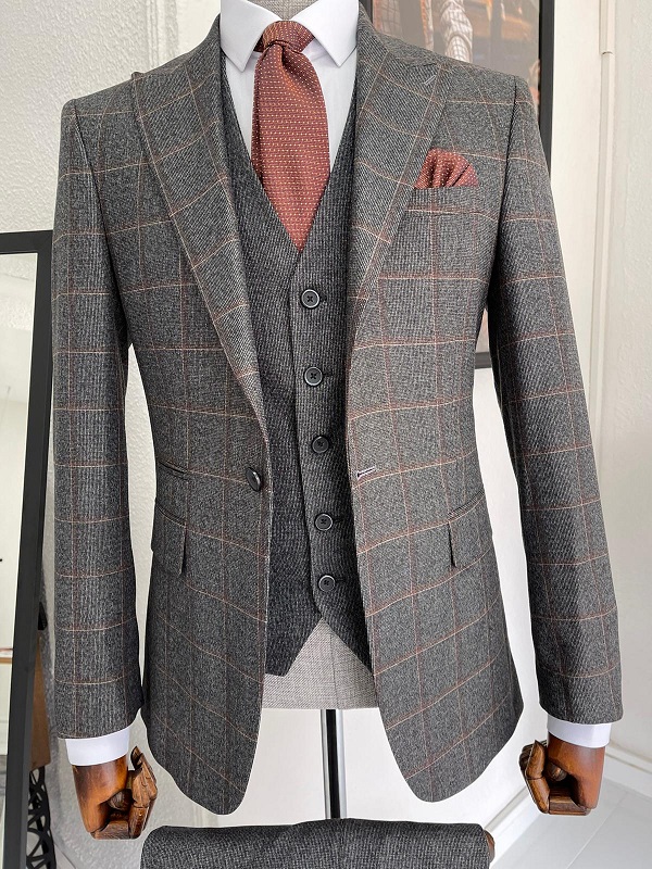Dark Gray Slim Fit Peak Lapel Wool Suit for Men by GentWith.com