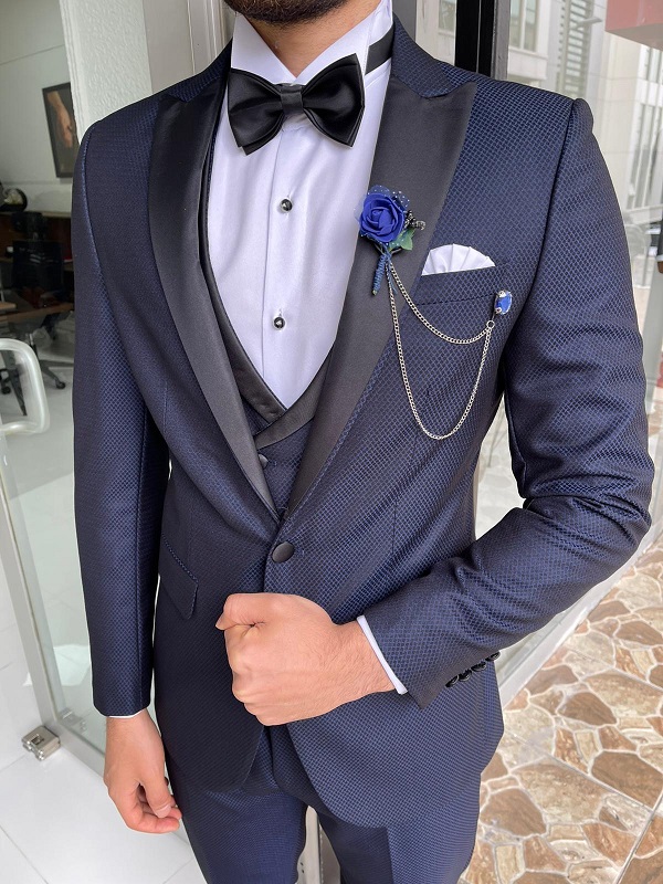 Navy Blue Slim Fit Peak Lapel Wool Tuxedo for Men by GentWith.com