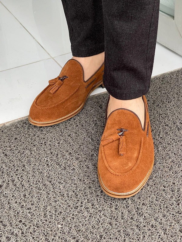 GentWith Hazard Tan Suede Tassel Loafers 