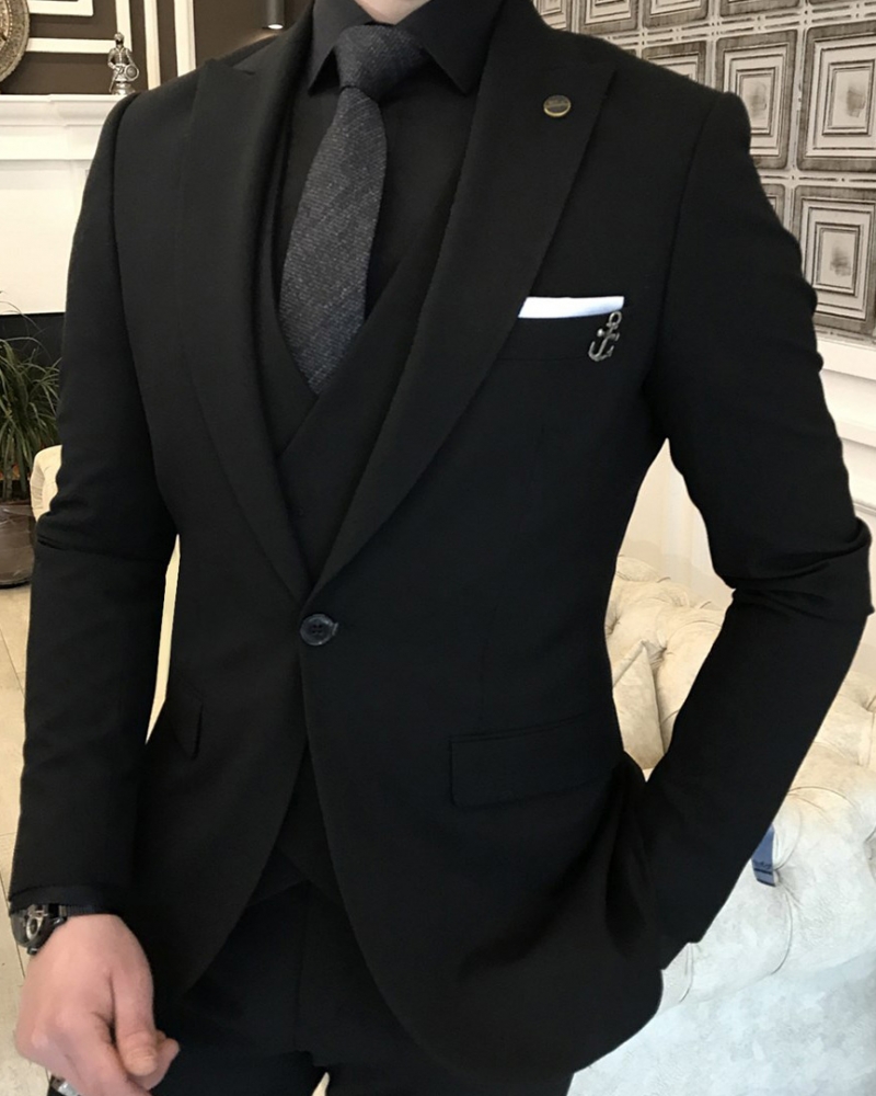 Black Slim Fit Peak Lapel Suit for Men by GentWith.com