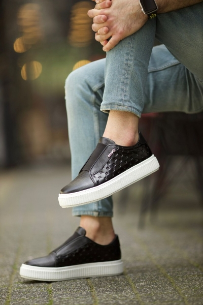 Men Black Laceless Slip-On Sneakers