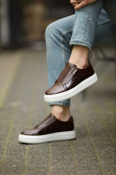 Men Brown Laceless Slip-On Sneakers