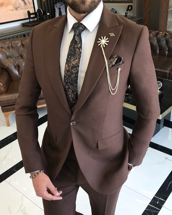 GentWith Lynchburg Brown Slim Fit 3 Piece Peak Lapel Suit