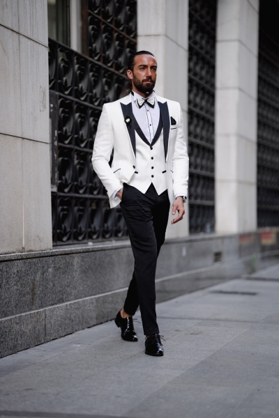 Men White Slim Fit Peak Lapel Tuxedo