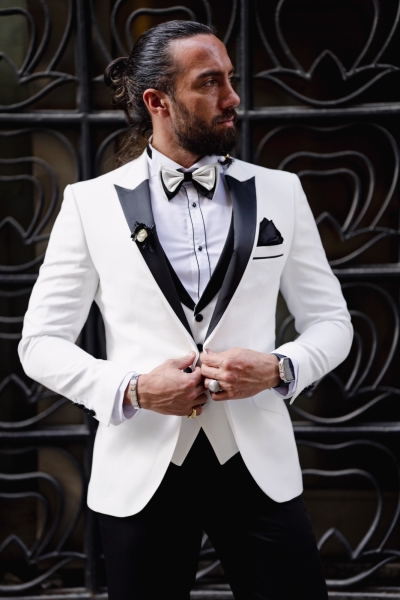 Men White Slim Fit Peak Lapel Tuxedo