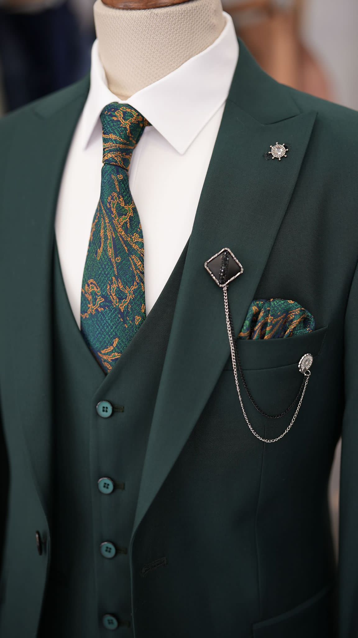 The Regal Olive Green Suit - Legacy Lapels