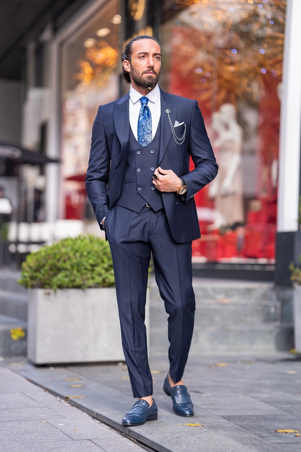 Navy Blue Slim Fit Peak Lapel 3 Piece Suit for men by GentWith
