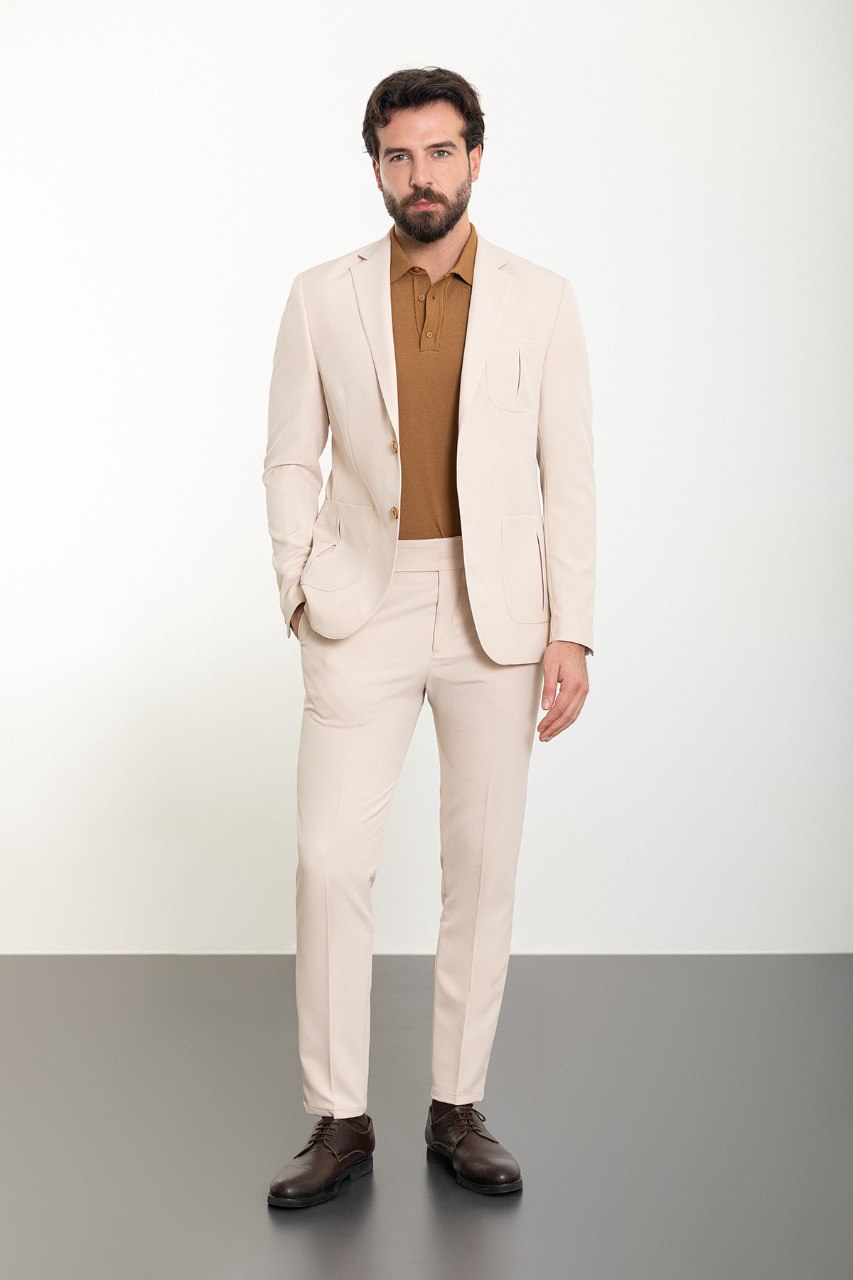 Beige Suit Ideas to Wear at any Event