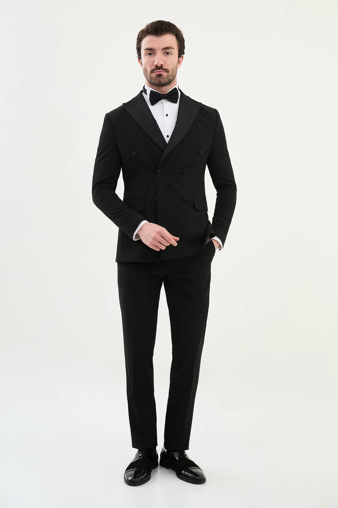 How to Choose a Perfect Fit Grooms Suit