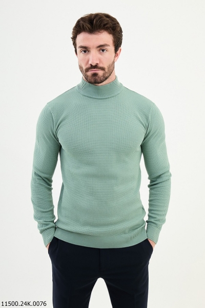 Mock Turtleneck Wool Sweater - Pistachio