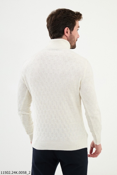 White Cable Pattern Turtleneck Wool Sweater