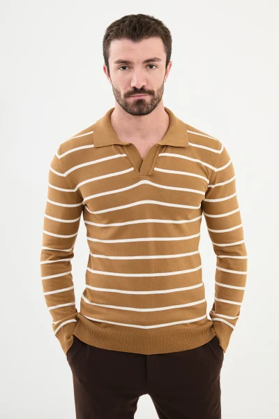 Wool Buttonless Polo Sweater - Camel